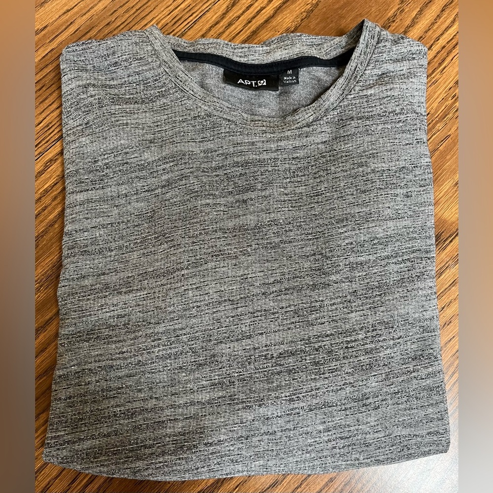 Men’s Apt 9 Long Sleeve Dress Tee Size Medium Color Gray. Preloved